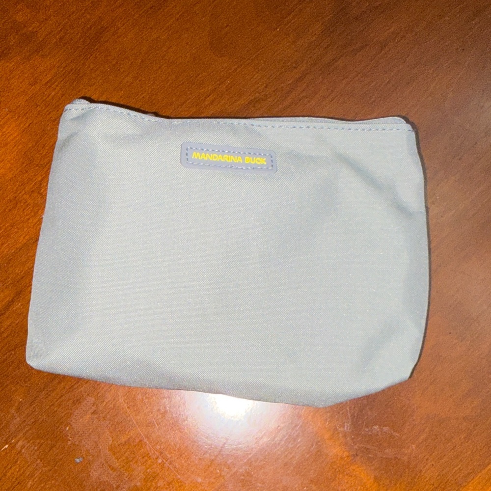 Gray Men's Traveling Bag